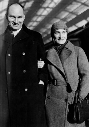 Alexander Rüstow with his wife Lorena before their departure into exile (1933).